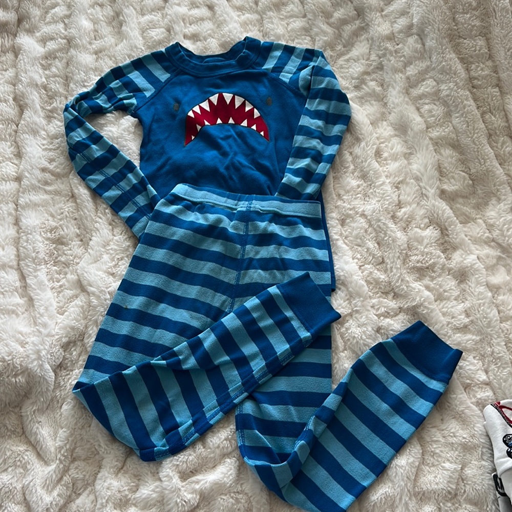 Hanna Anderson Pajama set- shark long sleeve